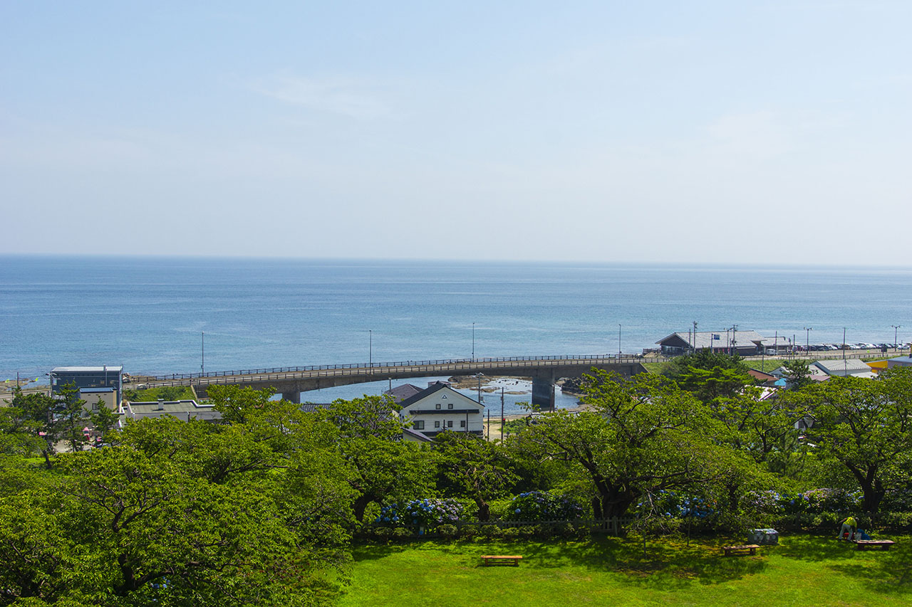 天守から津軽海峡 (2019)