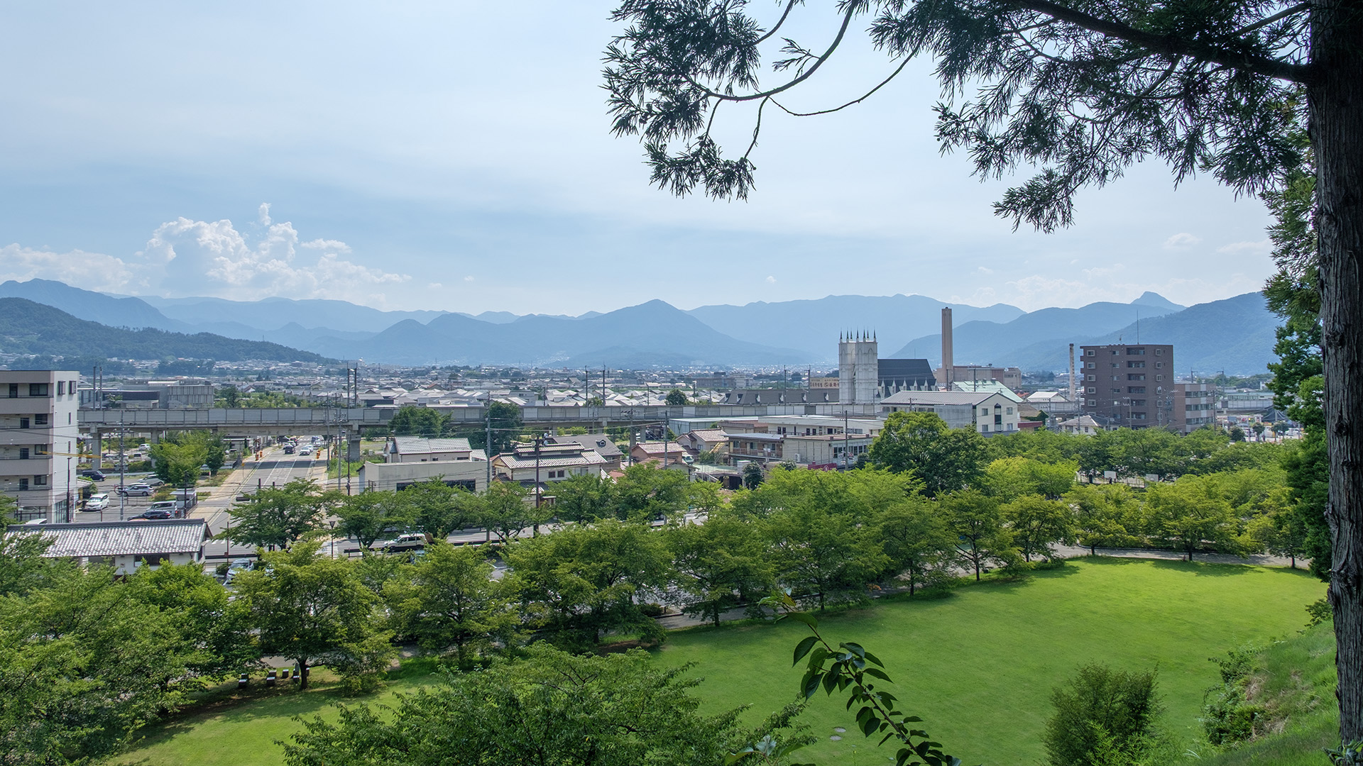 南櫓から上田市 (2025)
