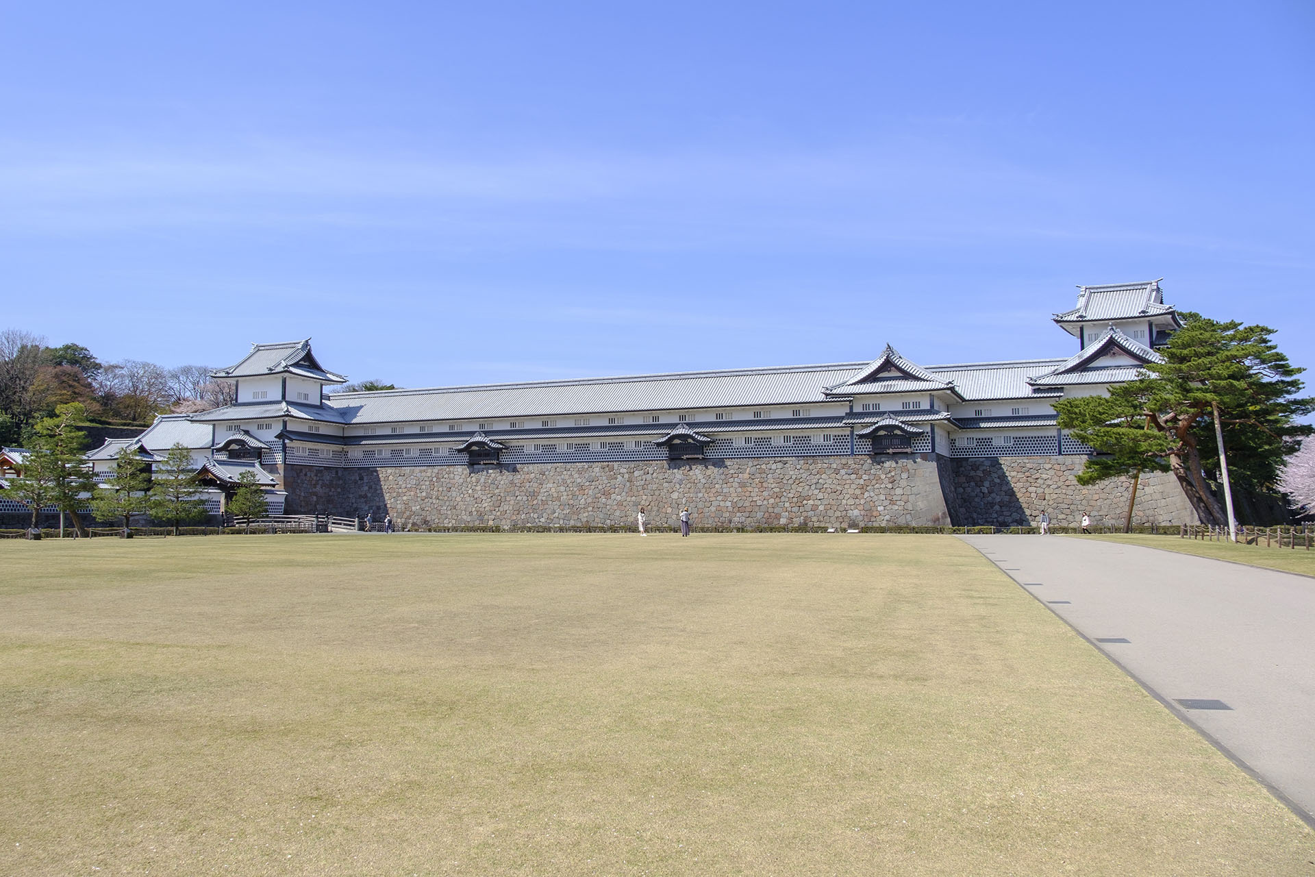 三の丸廣場，五十間長屋 (2023)