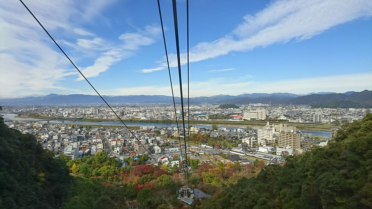 金華山纜車內看岐阜市 (2015)