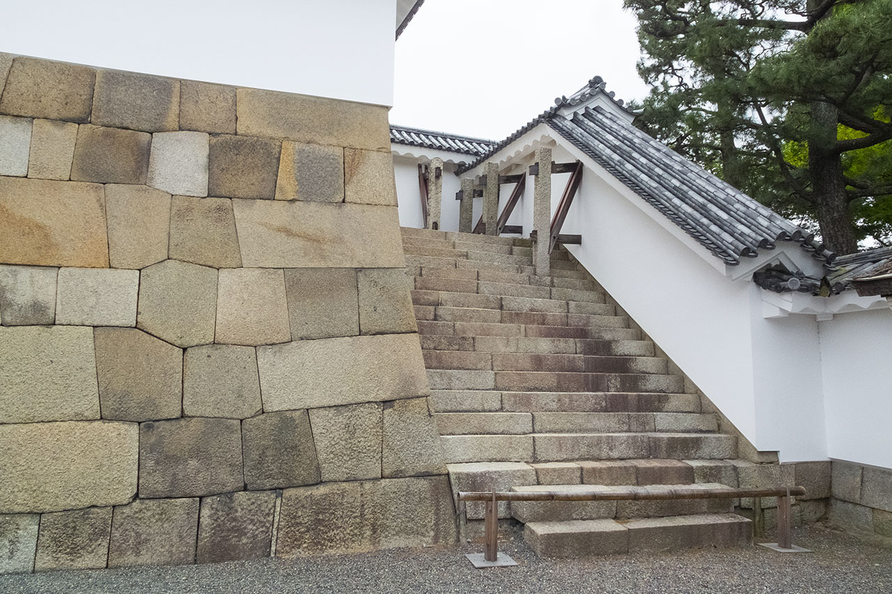 東大手門 (2019)