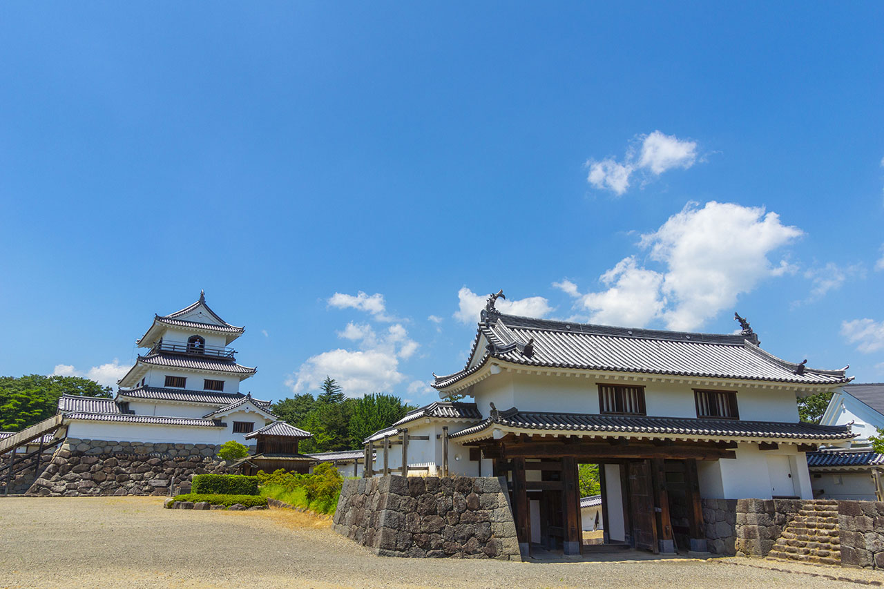 大櫓(天守)と大手二ノ門 (2019)