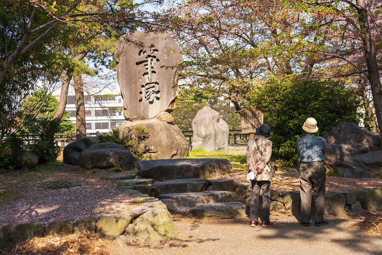 筆塚 (2009)