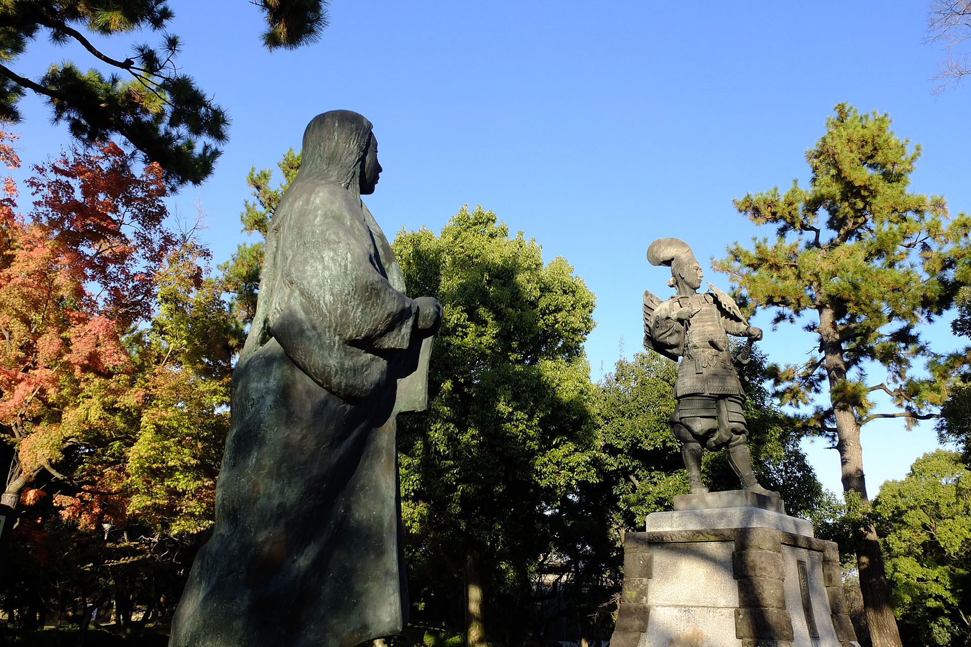 清洲公園信長と濃姬像 (2015)