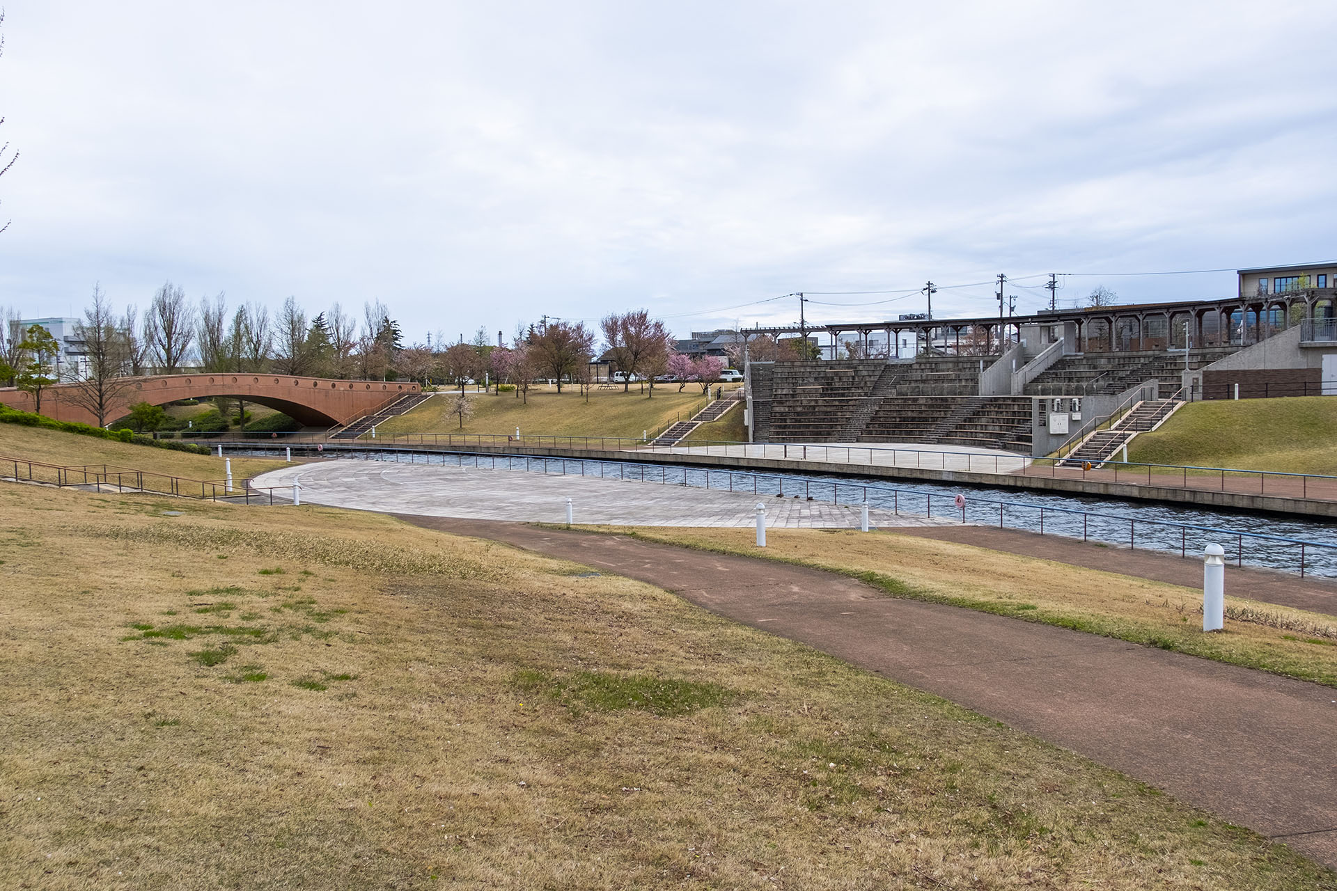 富岩運河環水公園 野外劇場 (2023)